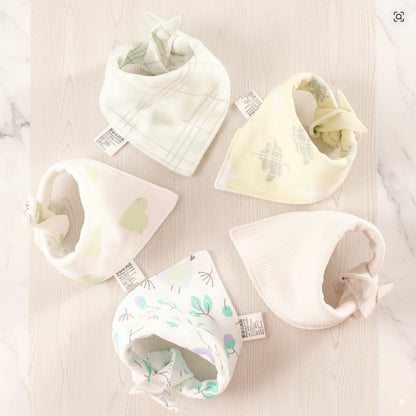 Pack 5 Baberos de algodón con diferentes estampados